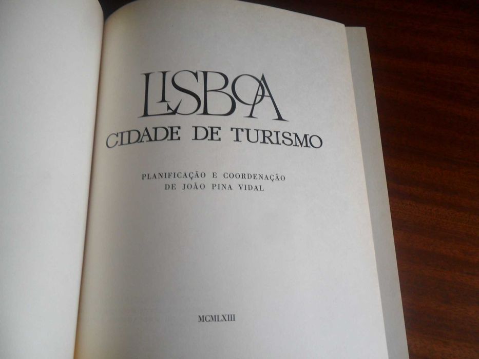 "Lisboa, Cidade de Turismo" de Vários - Coord: João Pina Vidal -  1963