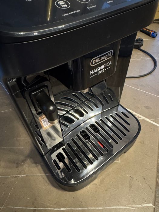 Кавомашина DeLonghi Magnifica EVO
