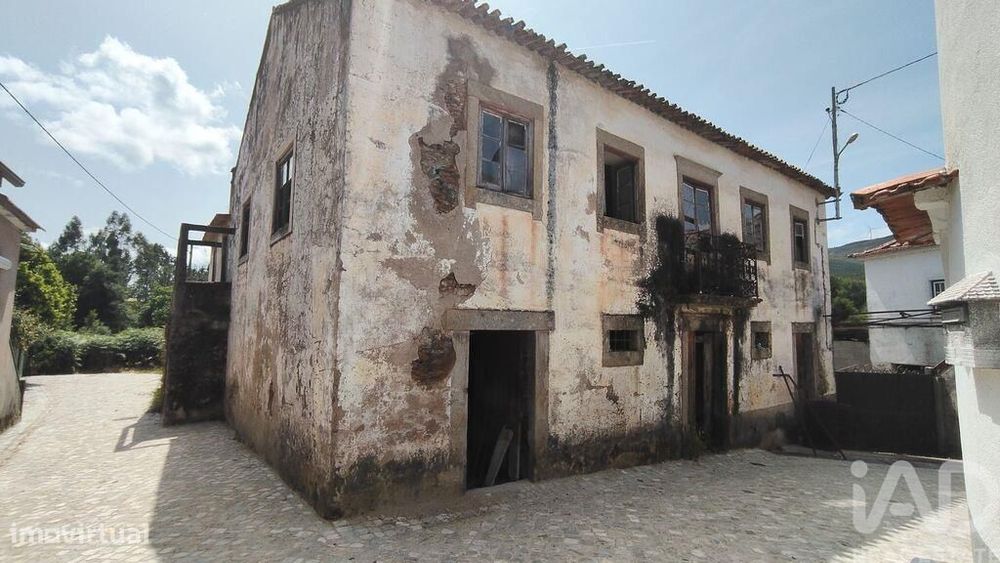 Casa / Villa T4 em Castanheira de Pêra e Coentral de 286,00 m2