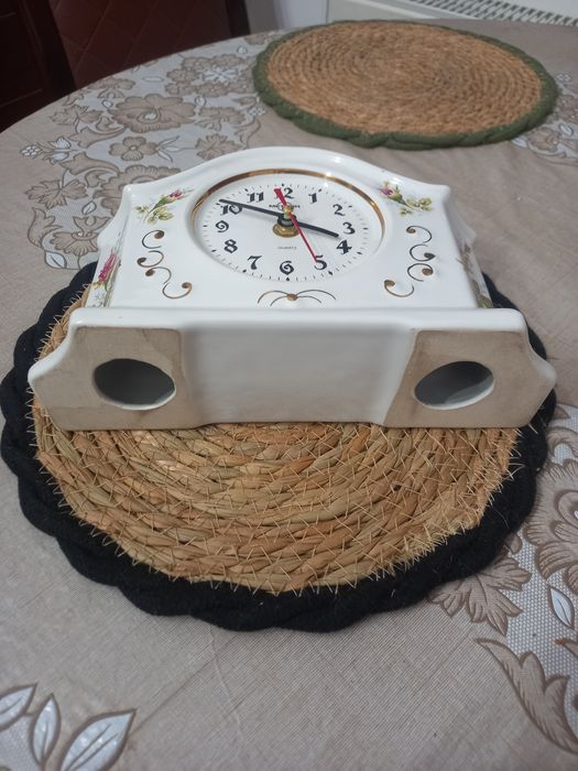 Zegar  Metron      .