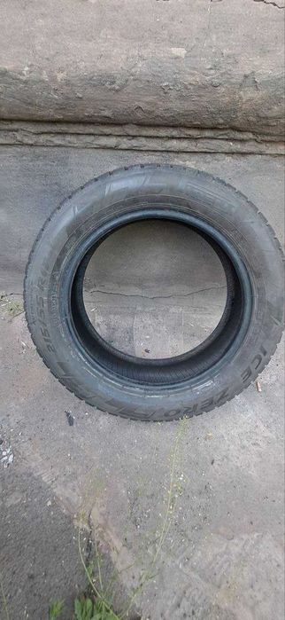 Автошини зимовi Pirelli Ice Zero  215/55 R17 98T