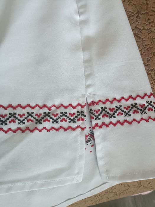 Продаю вишиване платтячко ручної роботи.