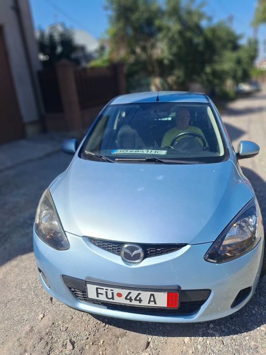 Продам авто Mazda 2 2008