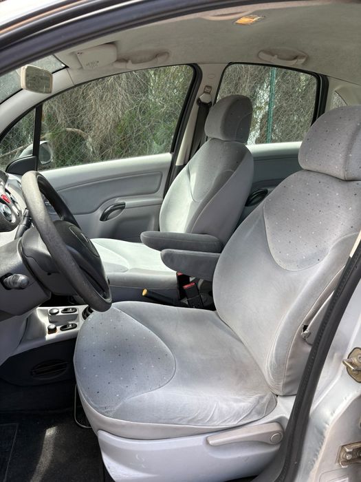 Citroên C3 1.1 Gasolina  Em bom estado Geral