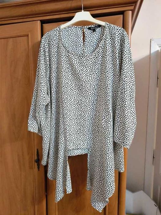 Elegancka letnia zwiewna biała bluzka w czarne punkty Bonmarche w rozmiarze 52
