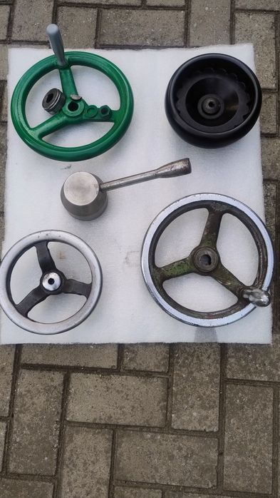 Продам різні запчастини для токарного станка.