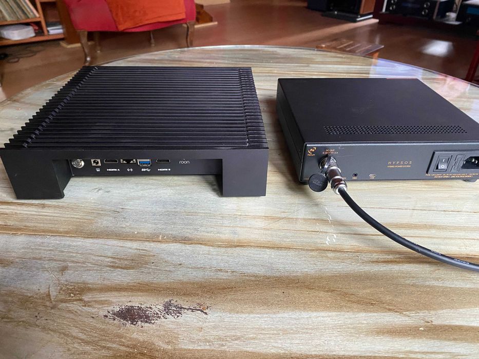 ROON NUCLEUS + Fer-Hypsos-DC-55x2.5mm Fonte Aliment.  = (800€+600€)