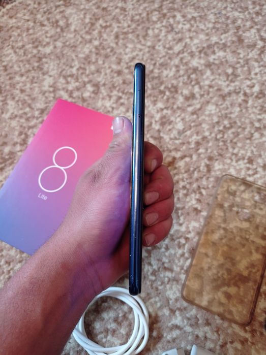 Xiaomi mi 8 lite 4/64 gb. Snapdragon 660