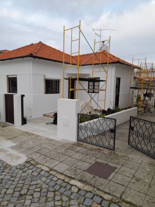 Obra casas de banho  cozinha Pladur pintura trolha etc andaimes inclui