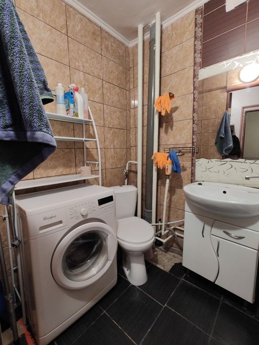 Продам 1 комнатная квартира Залютино, рядом рынок.