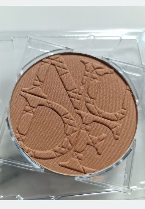Bronzer Dior nude ze złotymi drobinkami