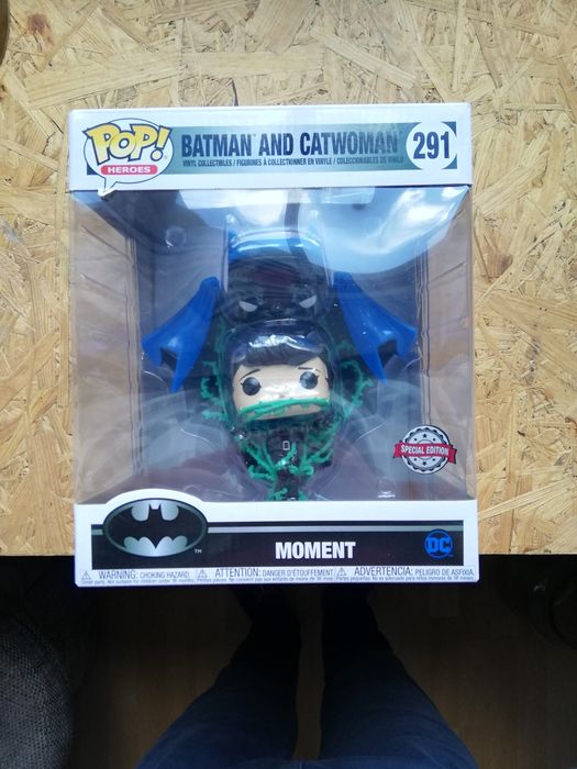 Scenka funko pop batman and catwoman
