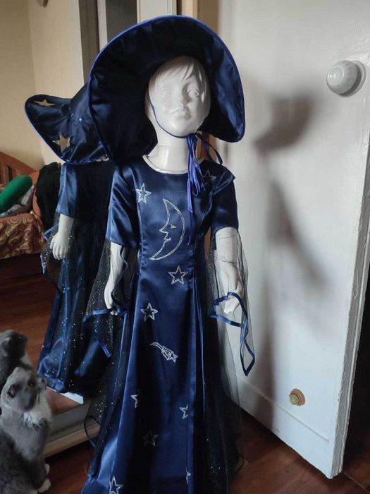 Костюмы на детские утренники (зверята, платья, персонажи)