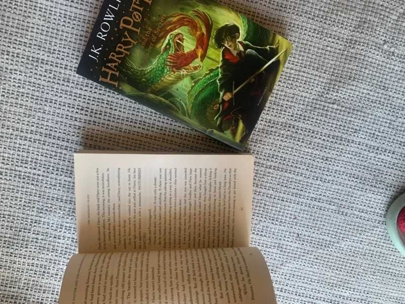 2 x English Harry Potter books