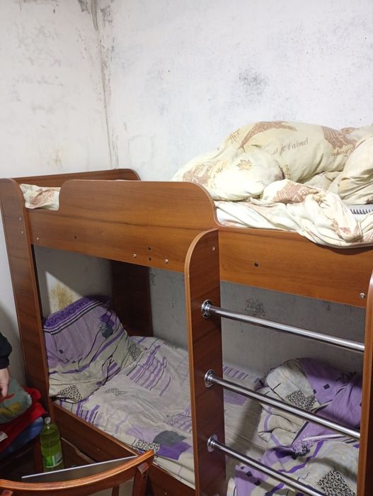 Кровать двох поверхова