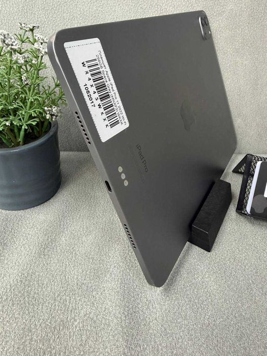 Apple iPad Pro 11" M2 (2022) 256Gb Wi-Fi / АКБ 92% / Магазин / Гарантія від магазину