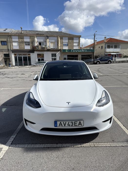 TESLA model Y standard range - 12/2022