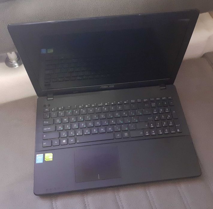 ноутбук Asus X552C (Intel HD +  GeForce GT 710M)