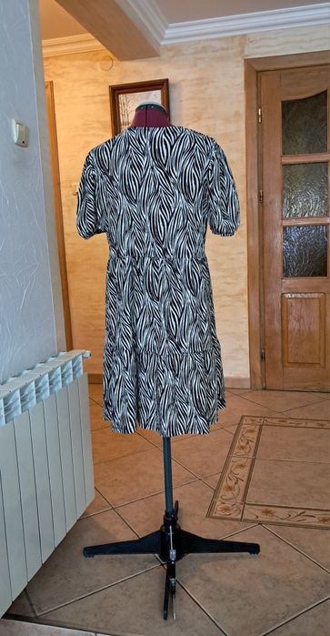 Letnia sukienka krótki rękaw  - 40