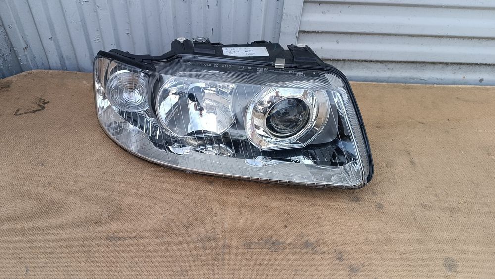 Vendo farol direito de Audi A3 8L LIFT ano 2000