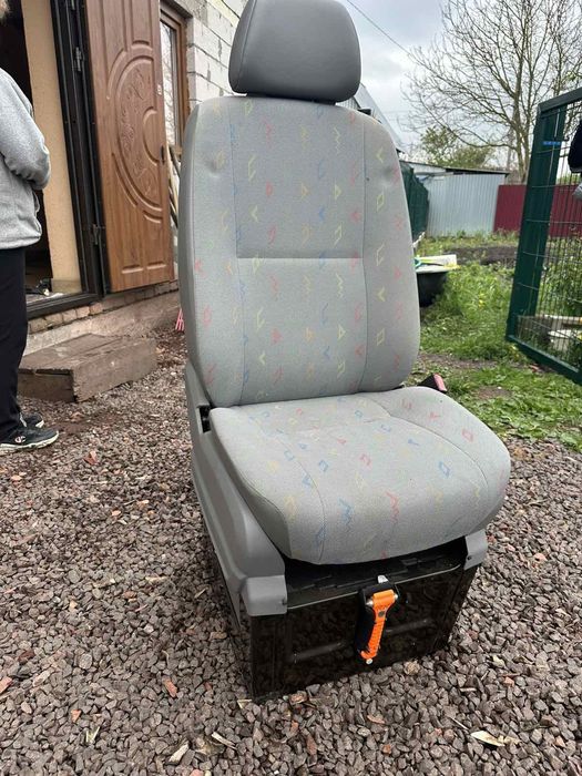 Сидіння до Volkswagen Crafter  пасажирське переднє