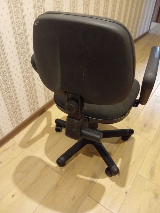 Продам компютерное кресло