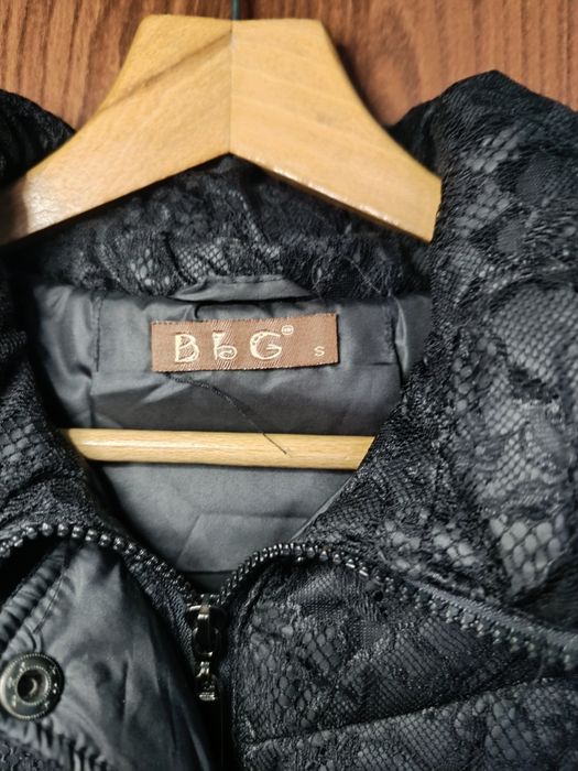 Ocieplana kurtka z koronką