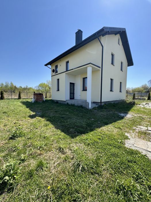 Продаж окремого будинку в Конопниці