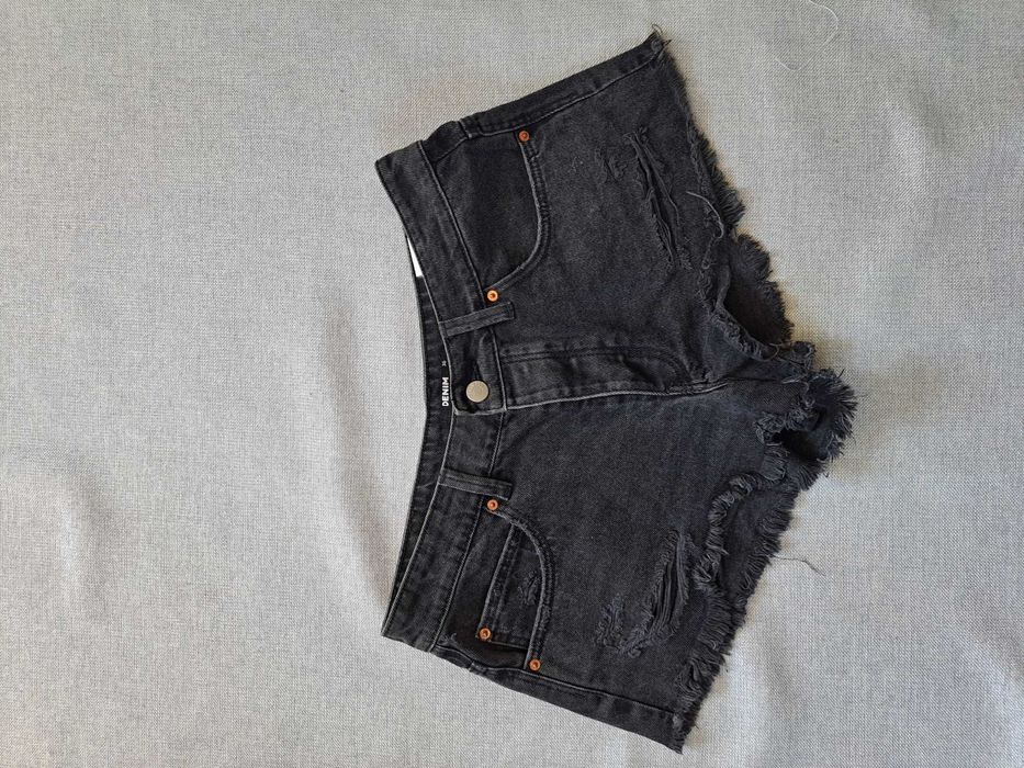 Czarne shorty z wysokim stanem