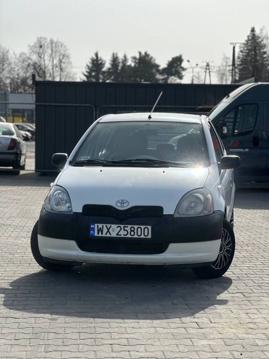 Toyota Yaris 1.0 Benzyna. Bardzo dobry stan. Przebieg tilko 166tys km!