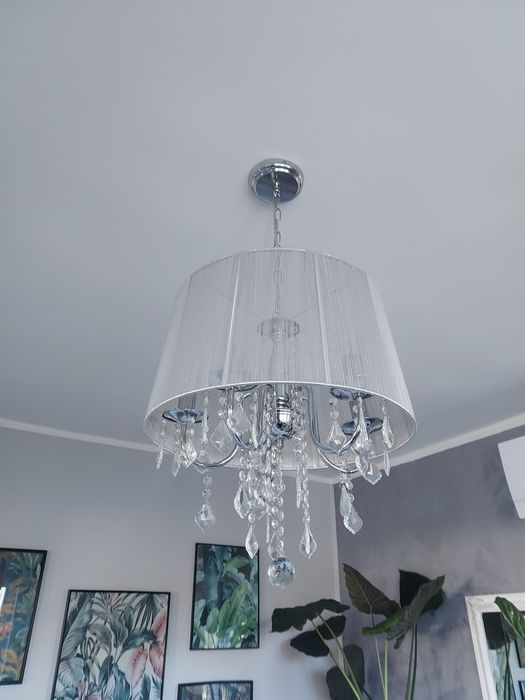 Żyrandol w stylu glamour