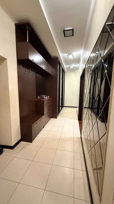 Продам стильну та укомплектовану 3-кімнатну квартиру в ЖК На Гайдамацькій
