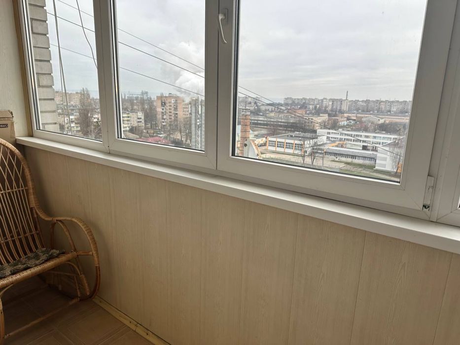 Оренда просторої двокімнатної каартири в новому будинку, Різдвяна