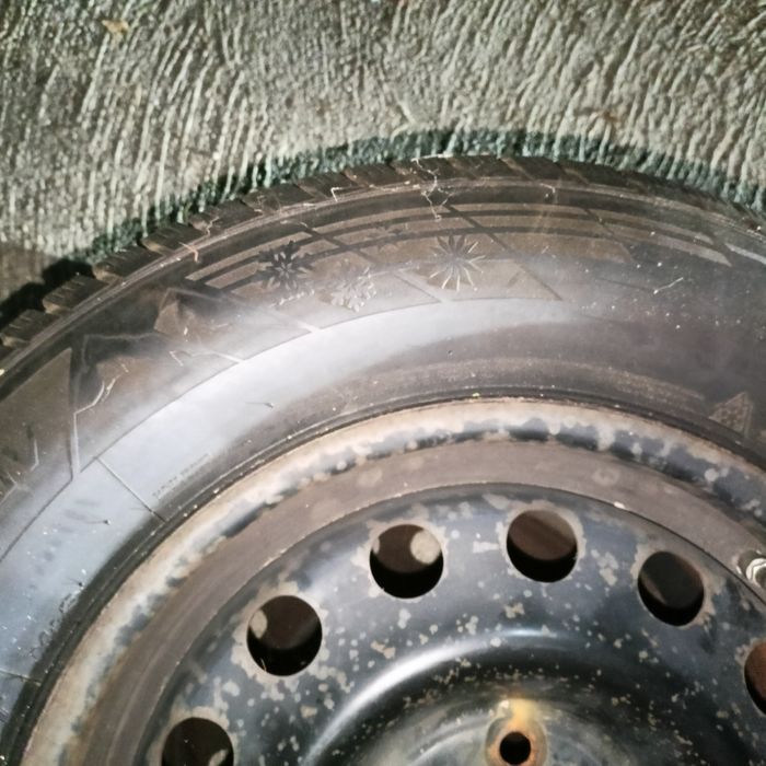 Koło 5x114,3 Hankook 215/70 R16 Zimowe