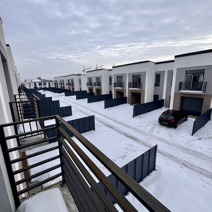 Продається готовий кутовий таунхаус з ділянкою 3 сотки у Крихівцях