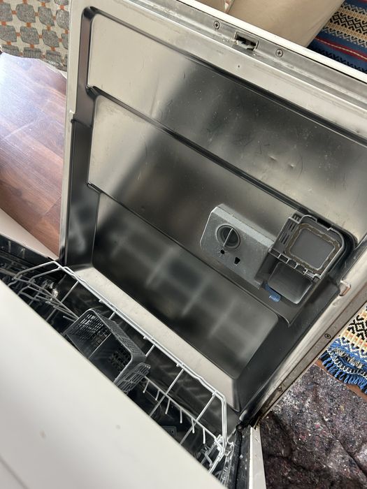 Máquina de Lavar Loiça Usada – Funciona Perfeitamente (80€ Negociável)
