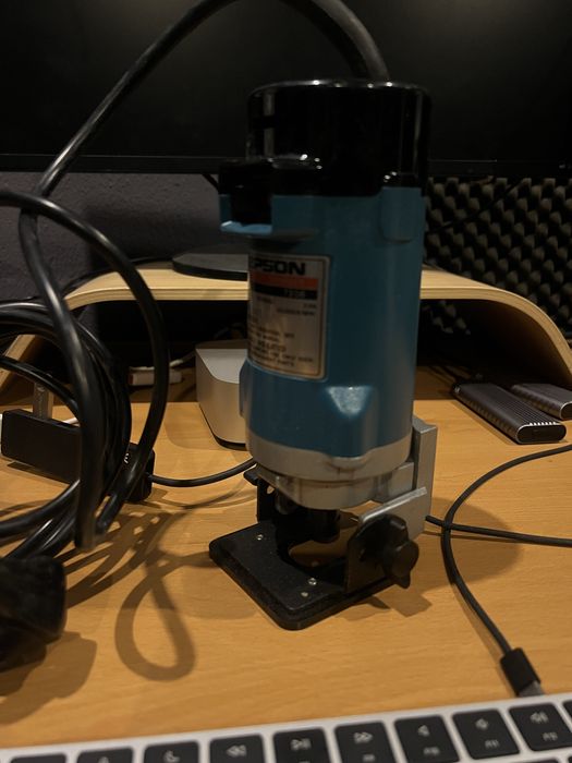 Jepson 1/4” (6,5 mm) Tilt Trimmer, modelo 7206