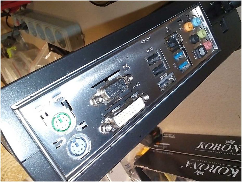 Системный бесшумный блок Mini ITX в отличном состоянии, питание 12 в