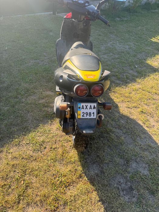 Скутер Aprilia sr 50