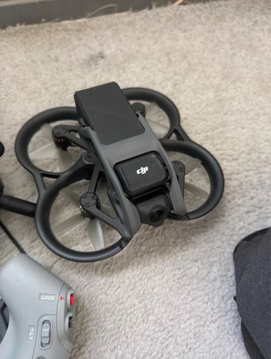 DJI AVATA + DJI Goggles V2 + motion controller