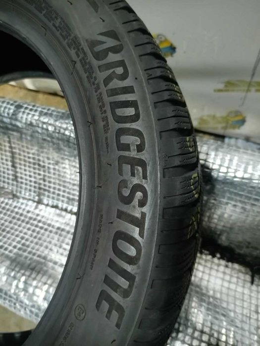 Шина Bridgestone 205/55R17. 1шт. Зима Розпаровка (354)