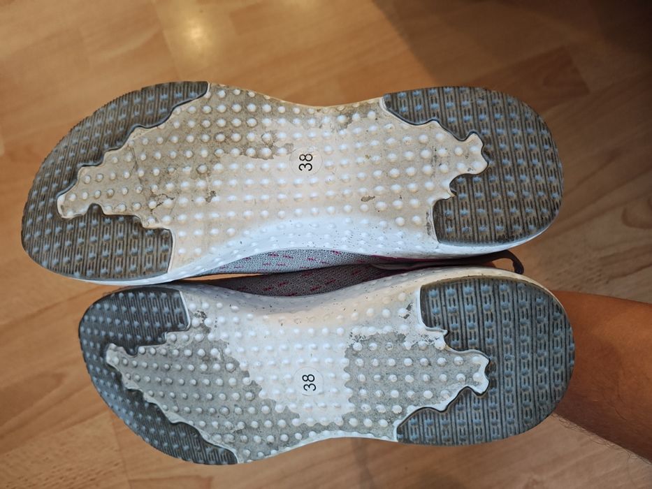 Szaro różowe buty