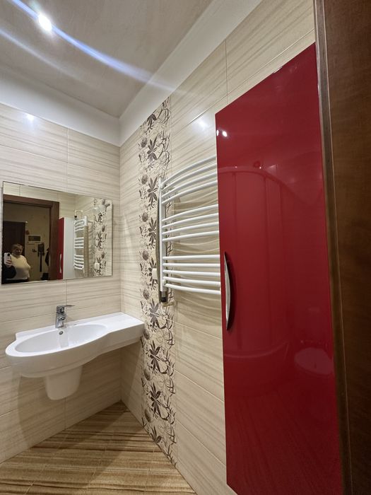 Вернисаж , продам 2 комнатную квартиру, АГВ .Таирова