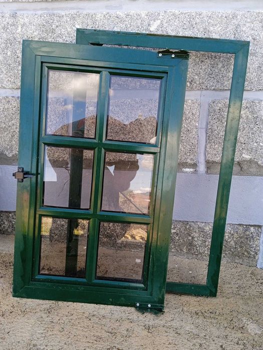 Vendo portal e janelas aluminio usadas em ótimo estado