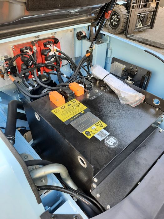 Електричний вилковий навантажувач TEU, погрузчик, модель FLB30