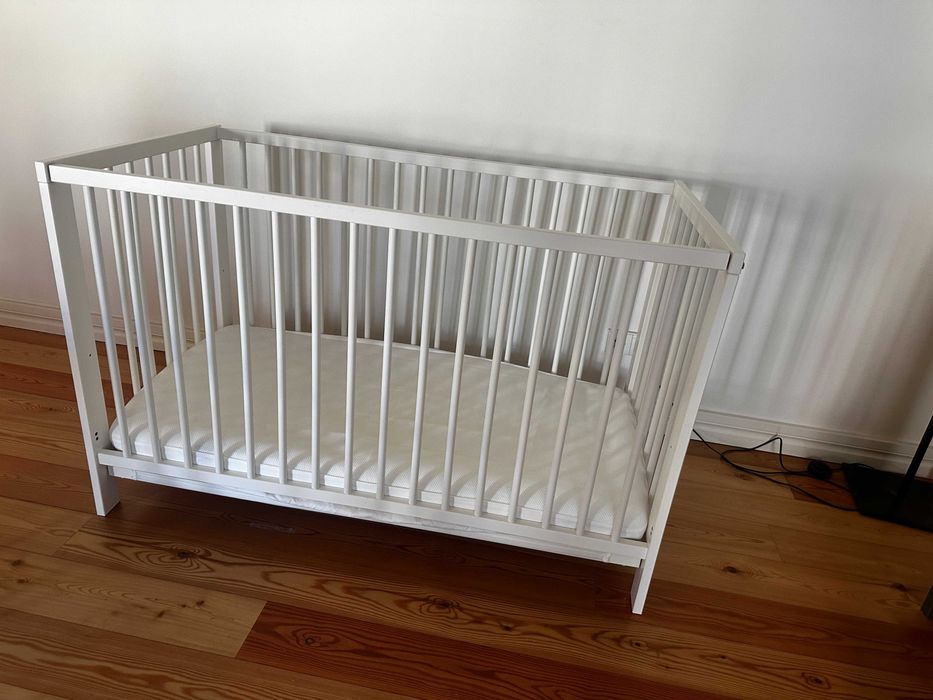 Cama de bébé ikea GULLIVER + Colchão + Barra de segurança