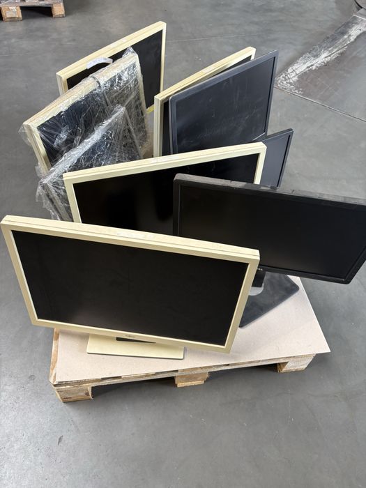 Monitor używane 9 szt