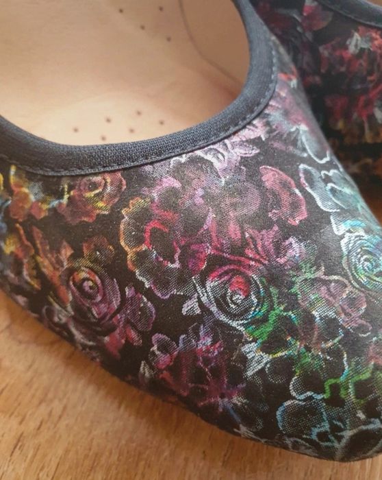 Damskie półbuty w kolorowy,kwiatowy wzór, Verdi, r.39