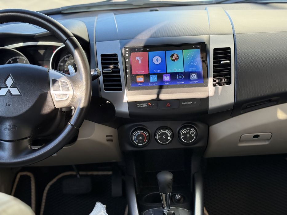 Mitsubishi Outlander XL 2011 2.4 бензин