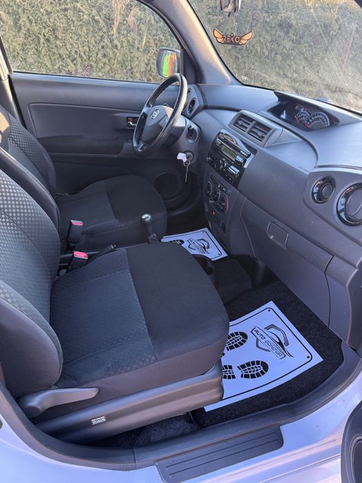 Daihatsu Materia z 2008 Roku 1.5 Benzyna Opony Wielosezonowe